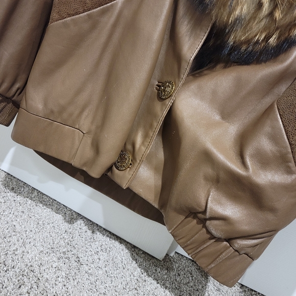 🚫SOLD🚫 VINTAGE MARVIN RICHARDS leather fur jacket! - Picture 5 of 13
